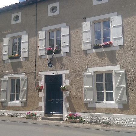 Vingt Grand Rue Bed & Breakfast Champagne-Mouton Bagian luar foto